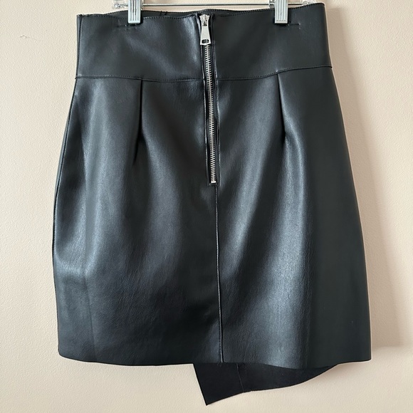 Ivory & Chain Leather Skirt - Picture 2 of 3